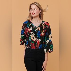 Tucker NYC The Classic Blouse
Martinique's Marigold in Black